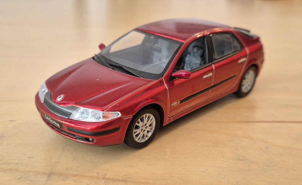 Renault Laguna II Universal Hobbies 1:43, Ophalen of Verzenden, Zo goed als nieuw, Auto, Universal Hobbies