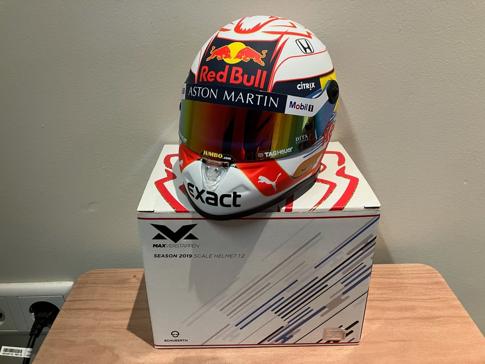 Max verstappen helm 1:2 seizoen 2019, Verzamelen, Ophalen of Verzenden, Zo goed als nieuw, Formule 1