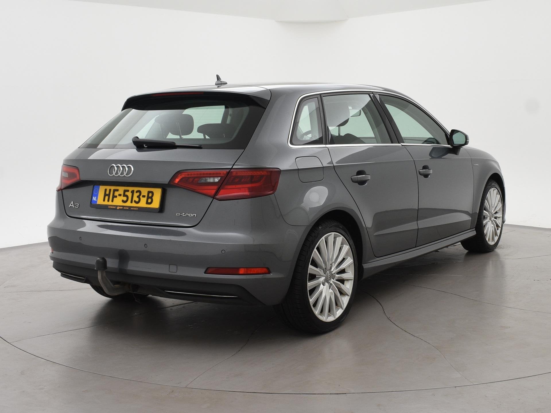 Audi A3 Sportback 1.4 E-TRON PHEV 204 PK AUT. + TREKHAAK | A, Auto's, Stof, Gebruikt, 4 cilinders, Zilver of Grijs