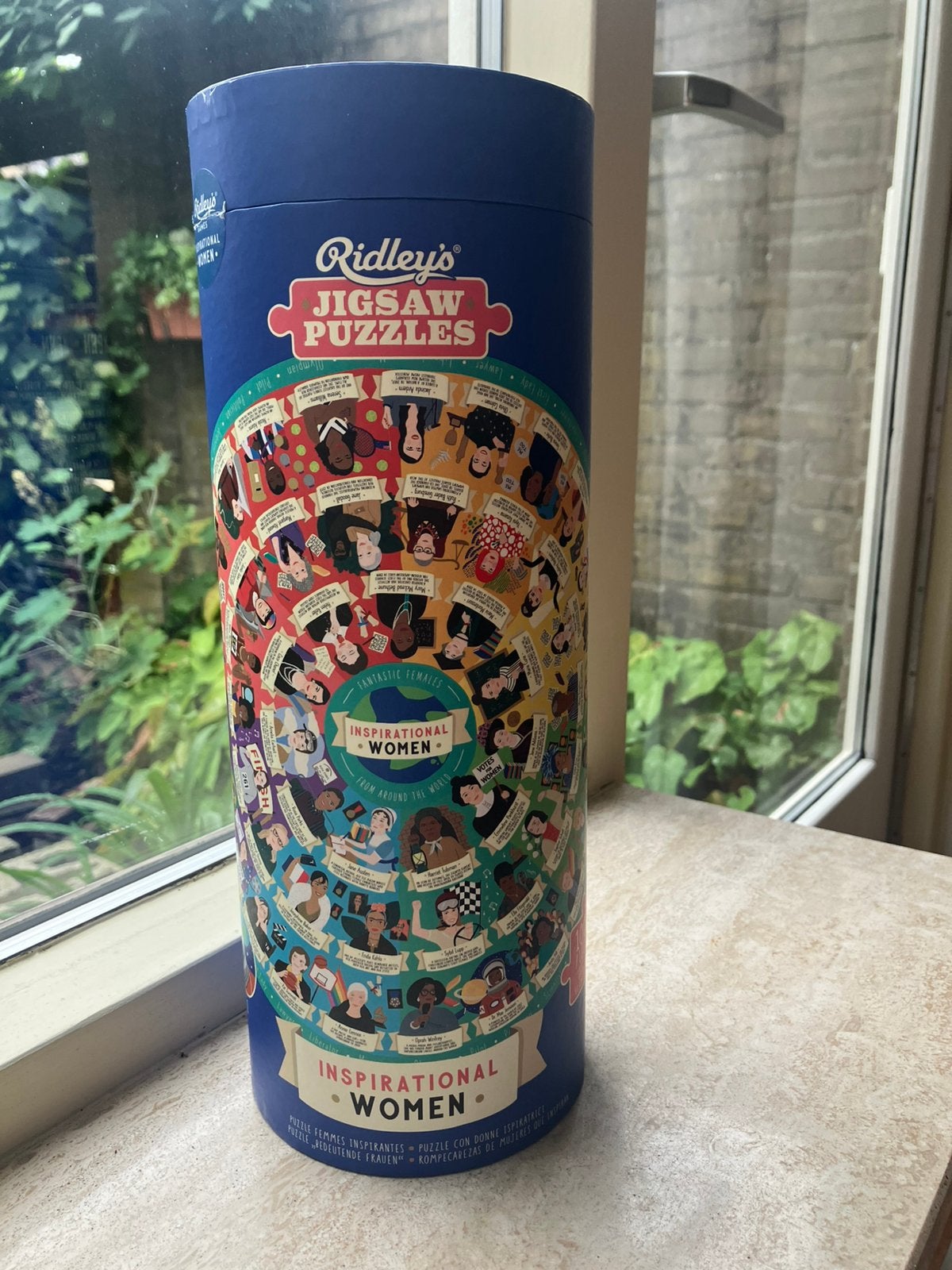 Leuke leerzame ronde legpuzzel., Ophalen