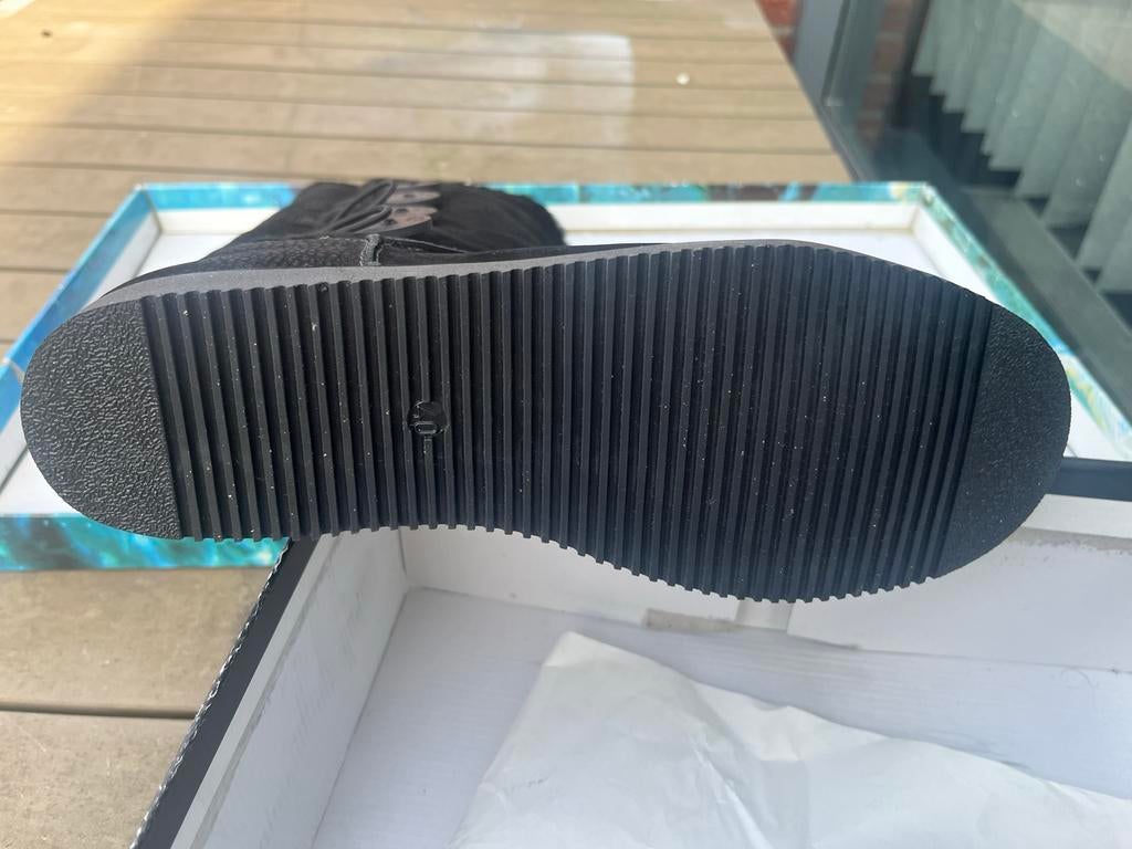 Zwarte UGG-achtige laarzen met knopen, Hoge laarzen, Zwart, Nieuw, Ophalen of Verzenden