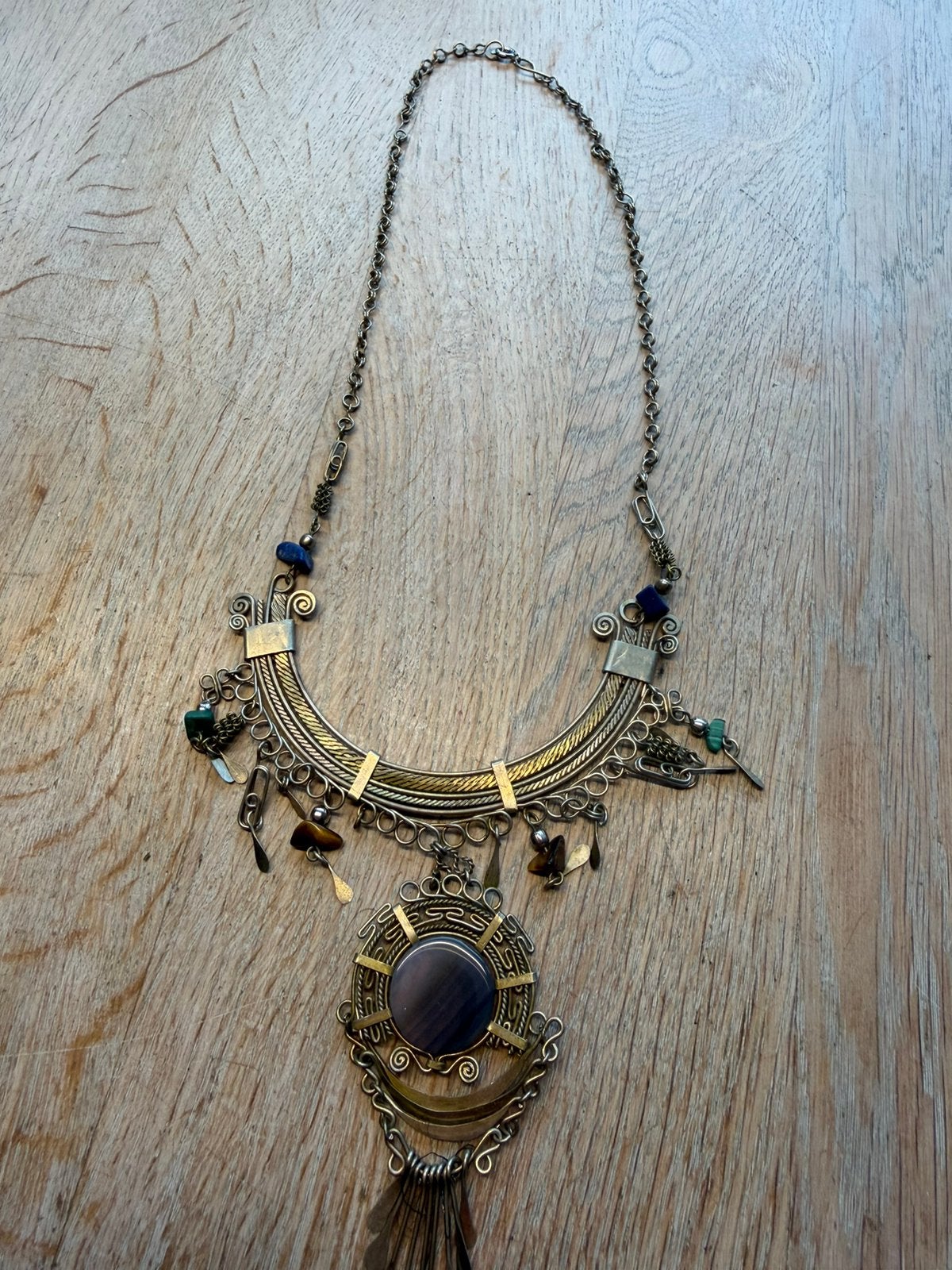 Fijne ketting uit Peru met enkele kleine natuursteentjes, Ophalen of Verzenden, Zo goed als nieuw, Overige materialen