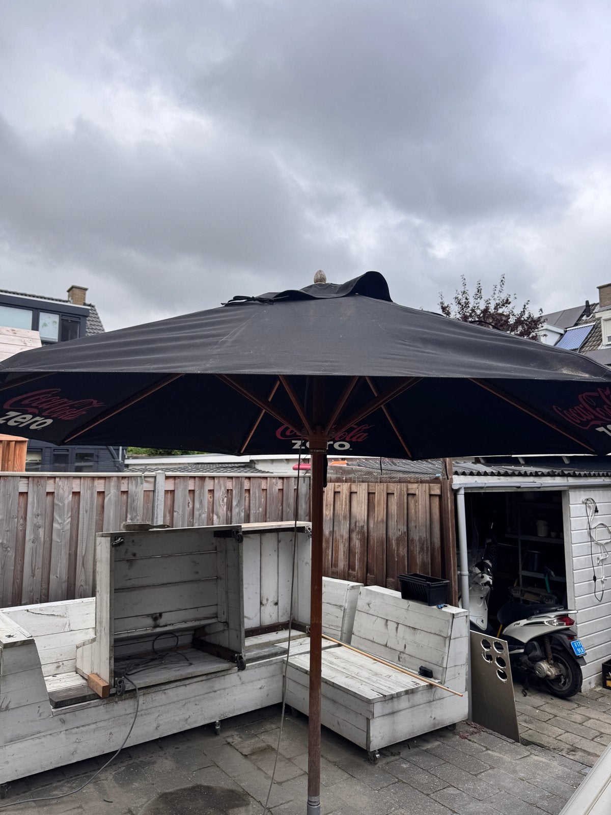 Coca-Cola Zero parasol met voet, Tuin en Terras, Ophalen of Verzenden, Gebruikt, 2 tot 3 meter, Stokparasol