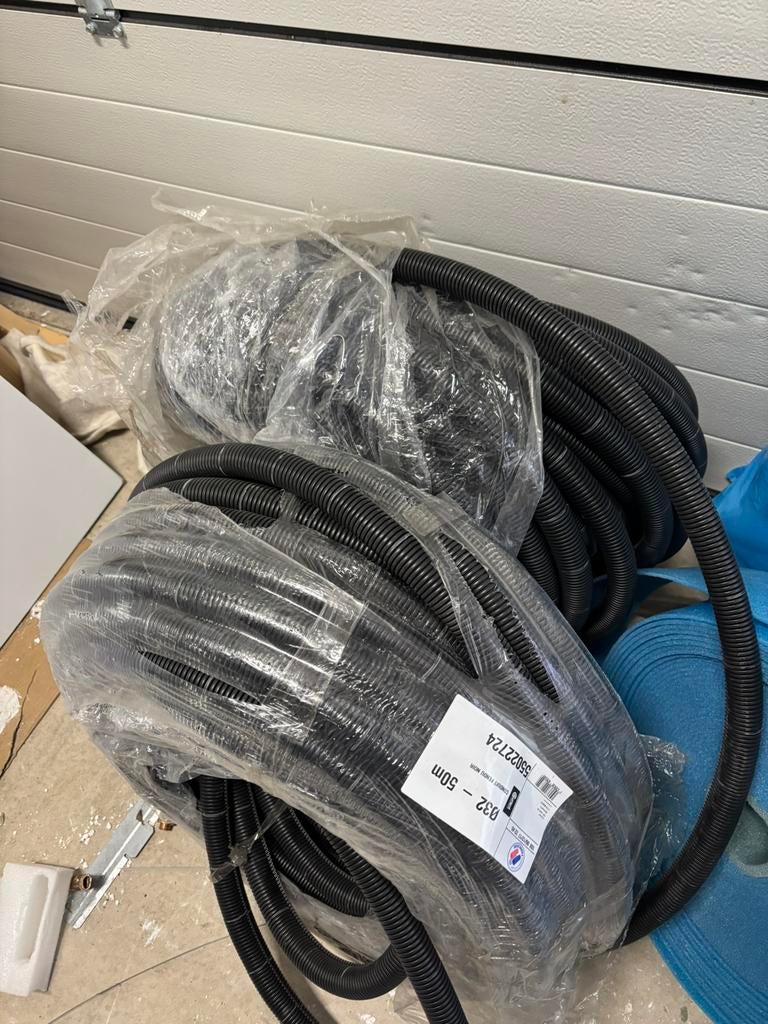 100 Meter Mantelbuis met zij insnede 32mm, Doe-het-zelf en Verbouw, Buizen en Afvoer, Ophalen, Overige materialen, 6 meter of meer