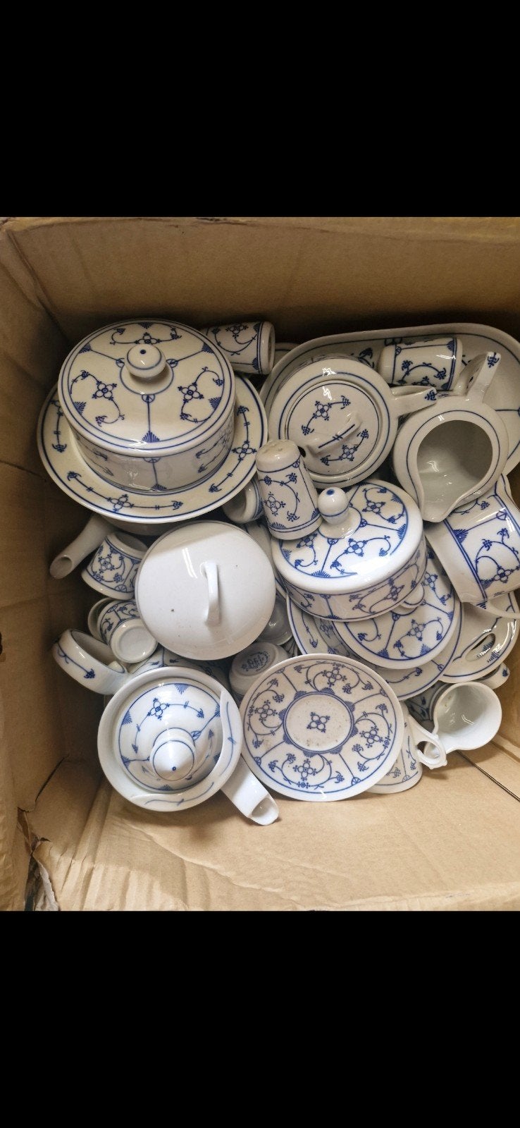 Groot servies Blau Saks - kopjes, borden, botervloot, etc., Gebruikt, Overige merken, Klassiek, Ophalen of Verzenden