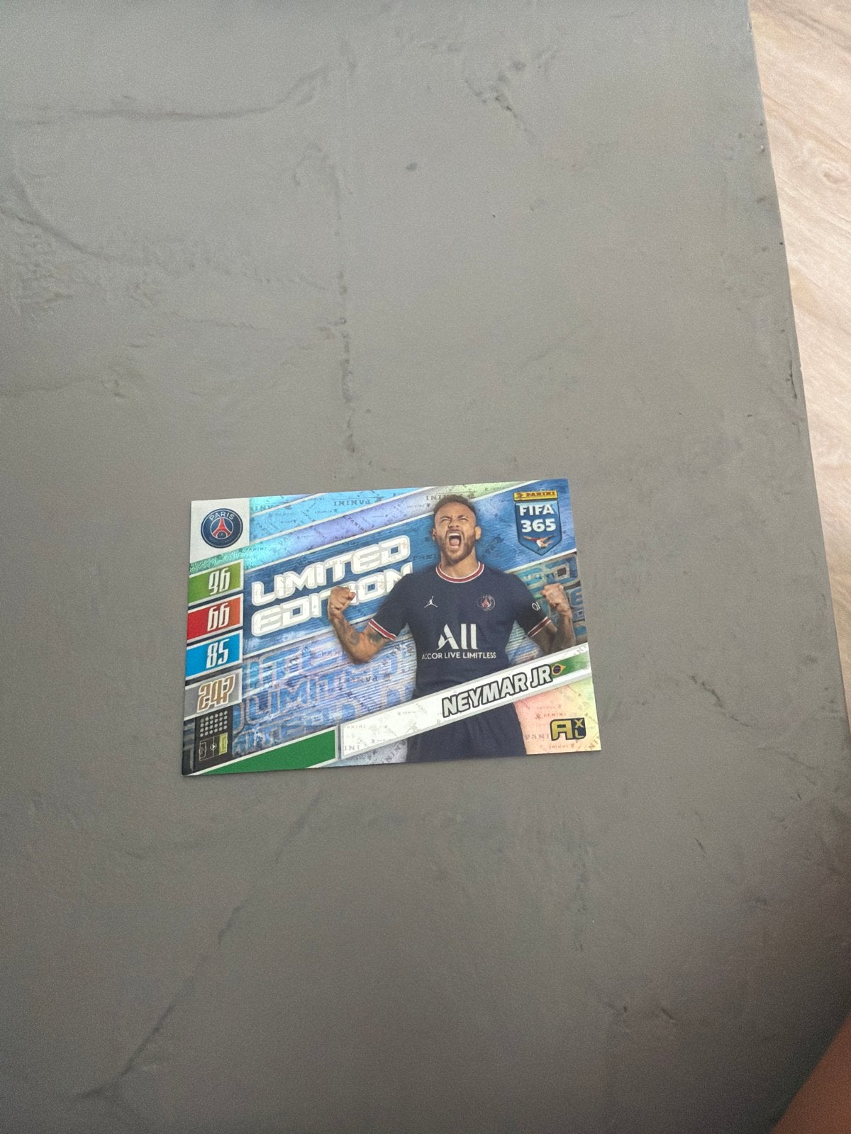 Neymar Limited Edition Panini FIFA 365 Adrenalyn XL Kaart, Ophalen of Verzenden, Zo goed als nieuw, Buitenlandse clubs, Spelerskaart
