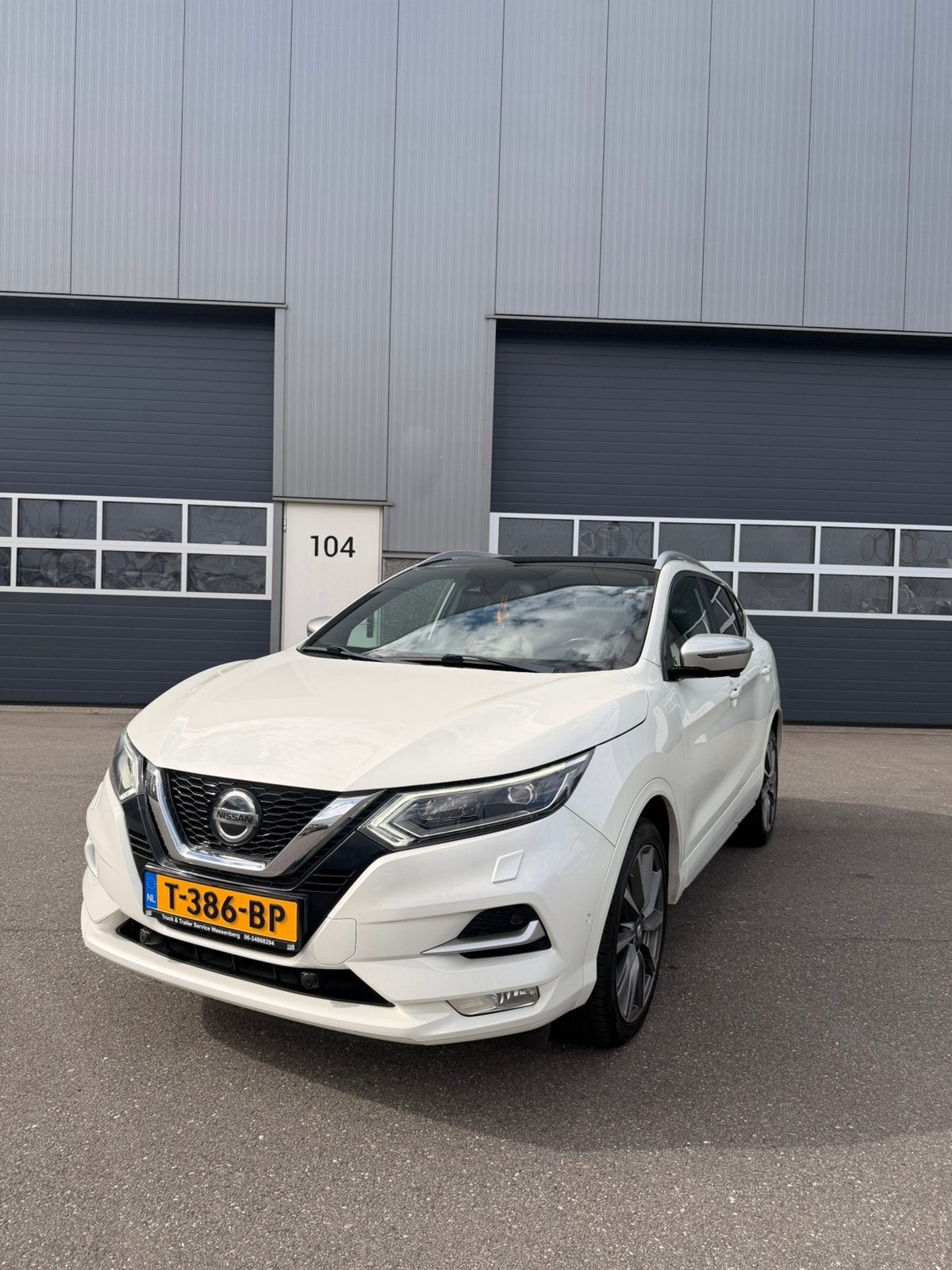 Nissan Qashqai 1.3 Dig-T Tekna+/Aut/Pano/360/Adaptive, 4 cilinders, 1290 kg, Wit, Parkeerassistent
