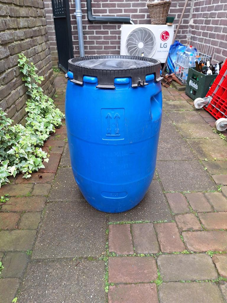 Ton met deksel- hoogte 65cm, 150 liter of meer, Ophalen