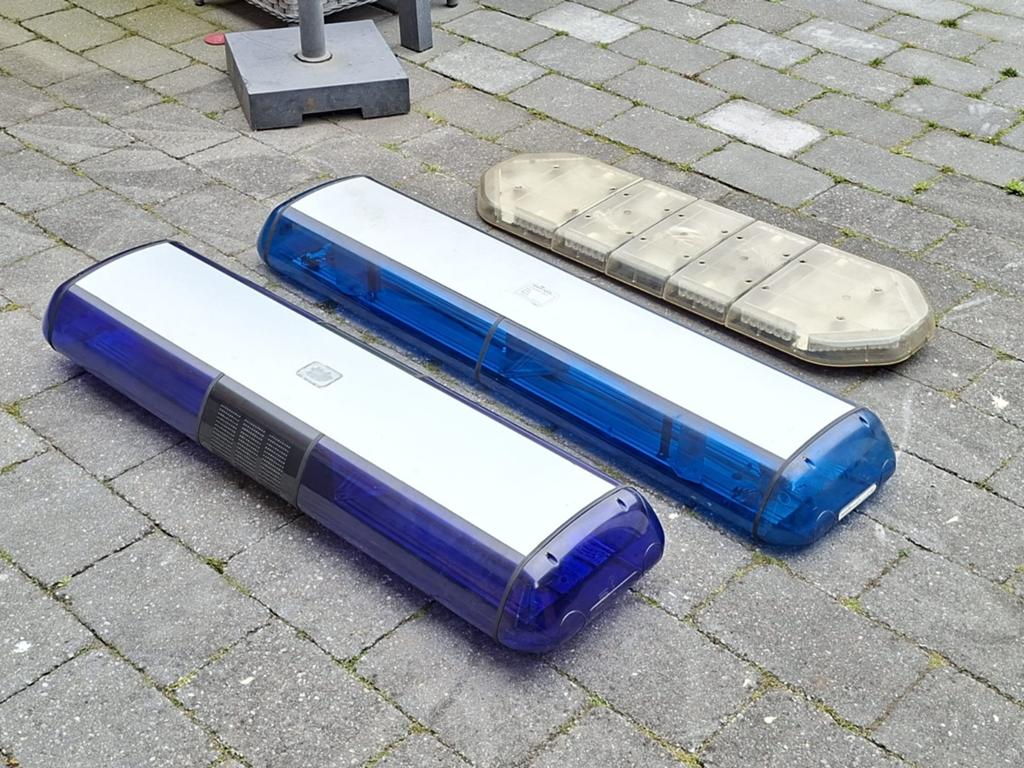 Zwaailicht zwaailamp zwaaibalk lichtbalk sirene flitsbalk, Ophalen