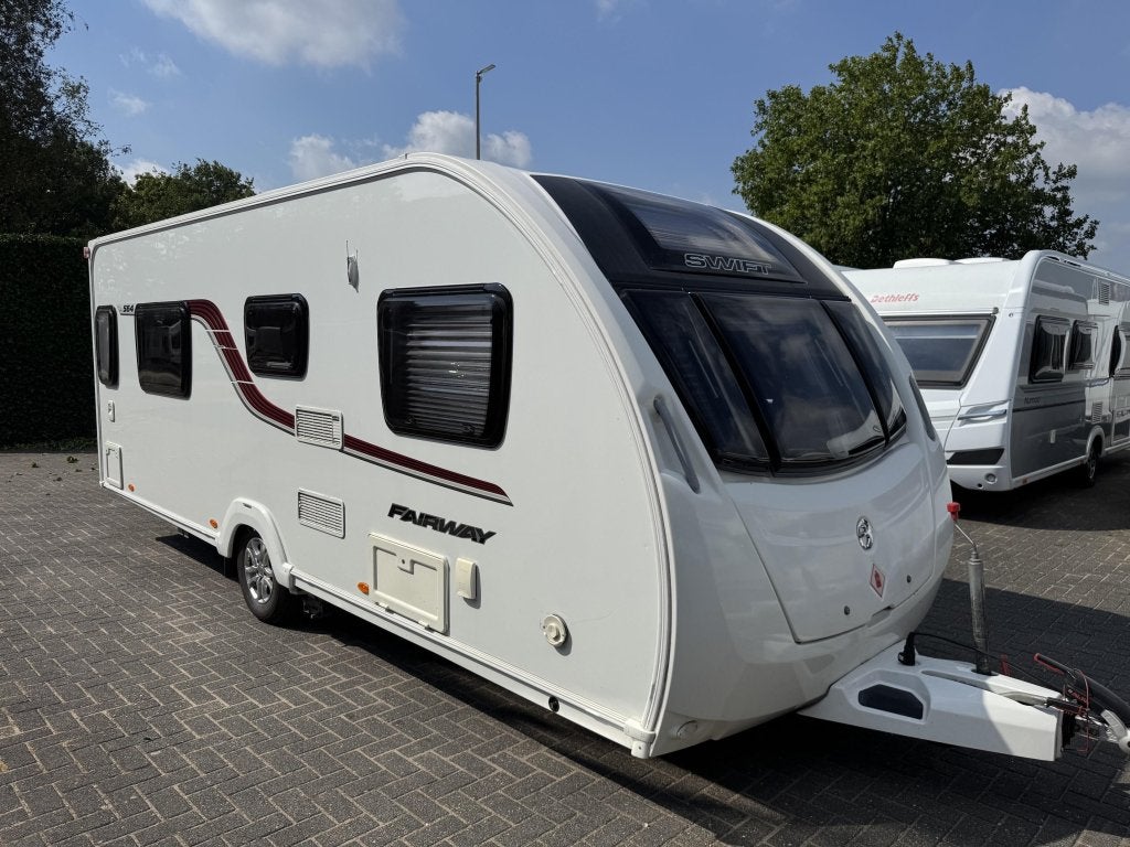 Swift Fairway 564 2014 | Mover | Voortent, Caravans en Kamperen, Caravans, Schokbreker, Rondzit, Bedrijf, Swift