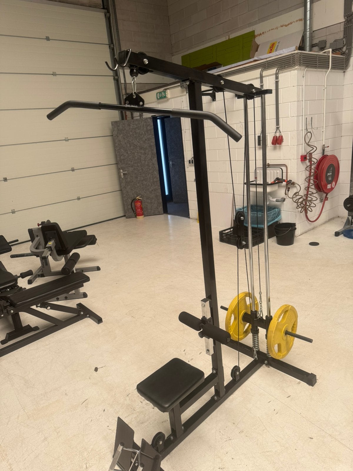 Lattt pull down / cable seated row plate loaded, Sport en Fitness, Fitnessmaterialen, Ophalen, Zo goed als nieuw, Overige typen