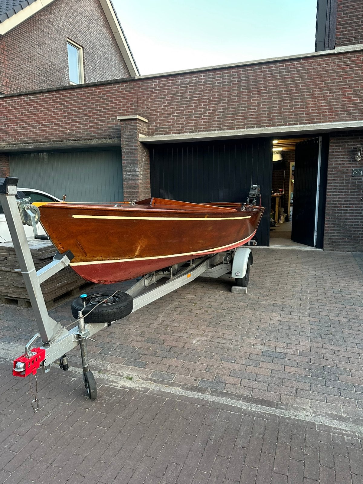 Houten sloep/ spanker met trailer en motor!, Watersport en Boten, Zeilen en Zeiltoebehoren, Gebruikt, Overige typen, 3 tot 6 meter