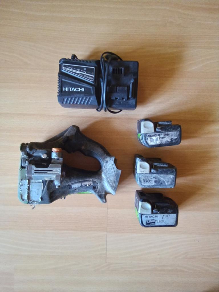Hitachi draadeindknipper 14,4V, Ophalen, Zwart