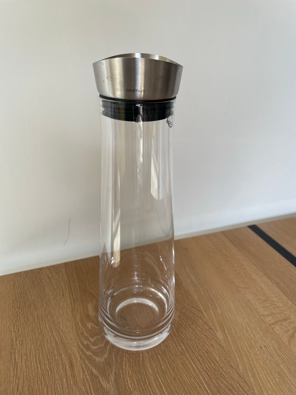Blomus waterkan 31 cm hoog - Stijlvol en functioneel, Ophalen, Zo goed als nieuw, Glas, Zilver