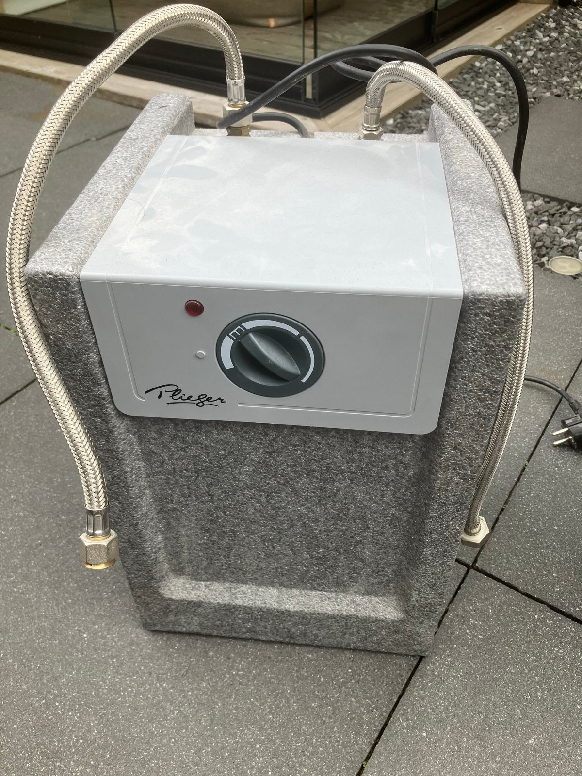Plieger Hotfill Boiler 10 Liter - Energiebesparend & Compact, Ophalen, Boiler, Minder dan 20 liter, Minder dan 3 jaar oud