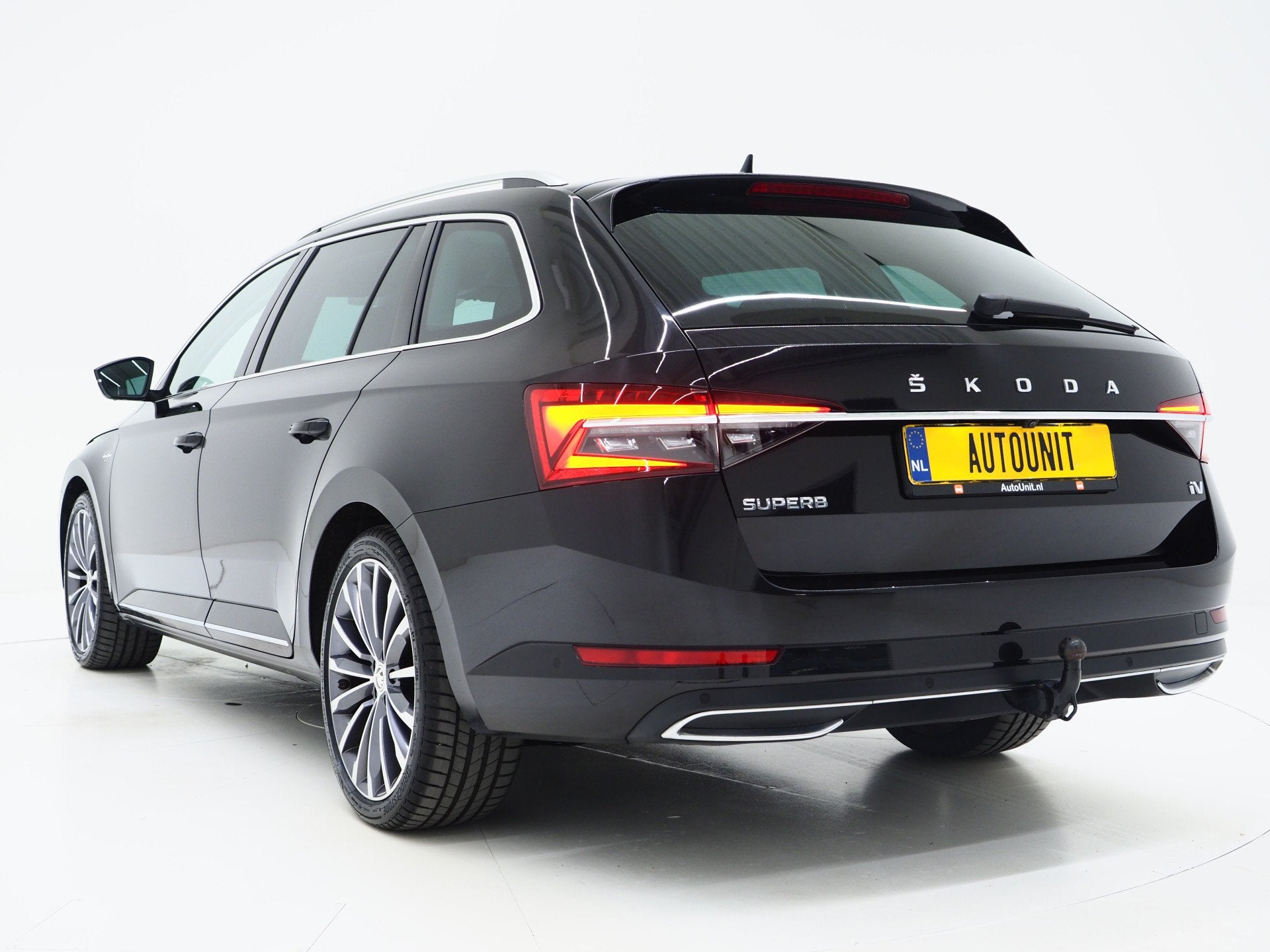 Skoda Superb Combi 1.4 TSI iV Laurin & Klement | Leder | Tre, Auto's, Skoda, Gebruikt, Zwart, 4 cilinders, Zwart