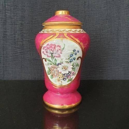 Vintage porseleinen Limoges handbeschilderde vaas met deksel, Antiek en Kunst, Ophalen of Verzenden