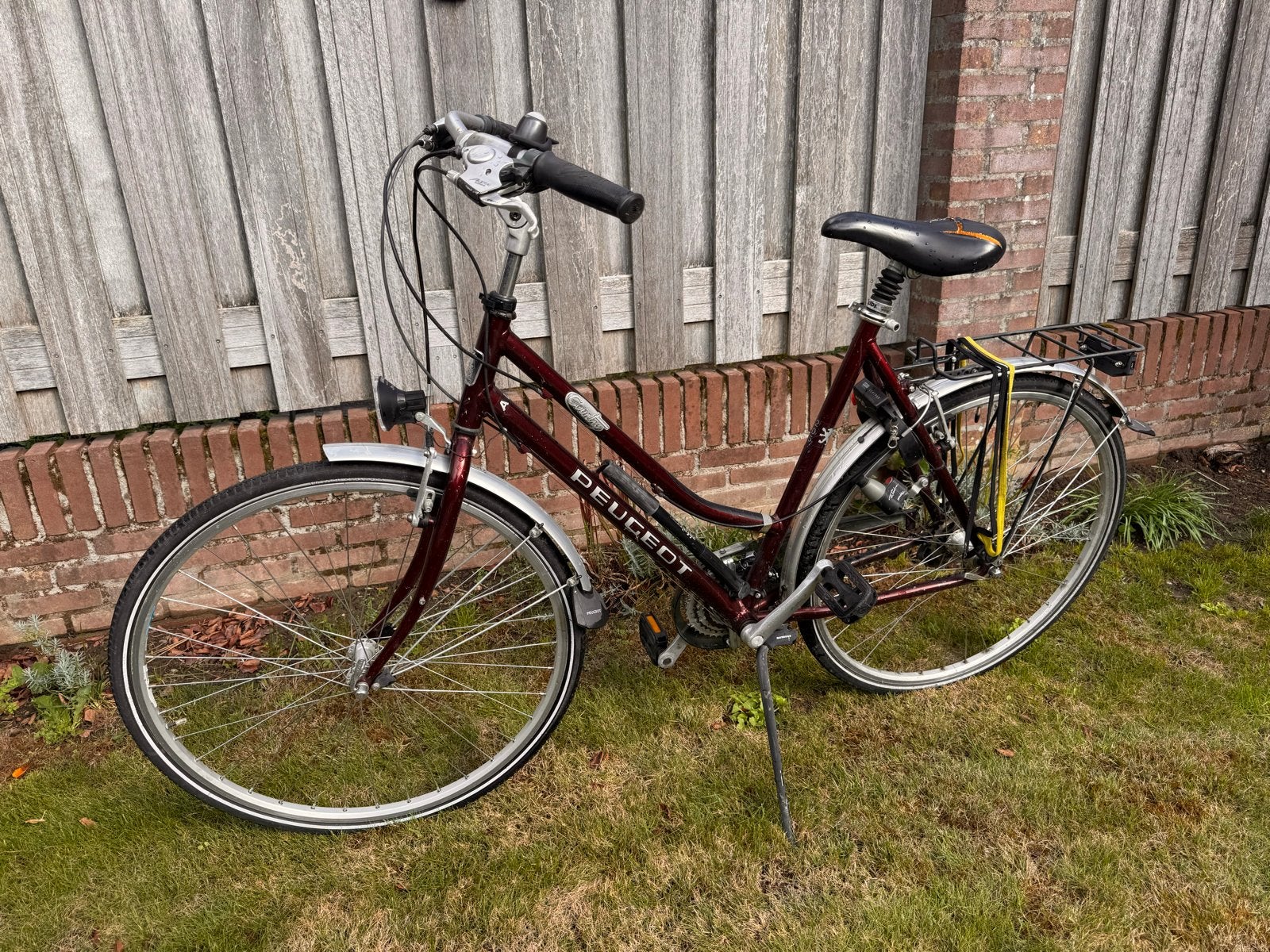 Peugeot damesfiets - opknapper, Overige merken, Velgrem, Versnellingen, Ophalen of Verzenden