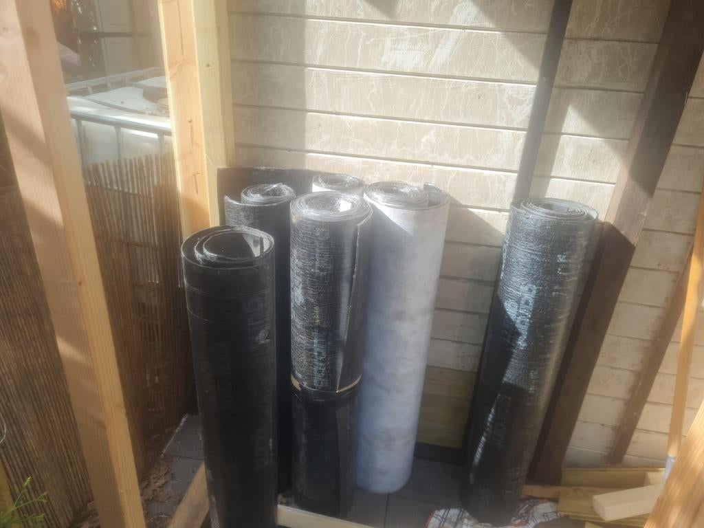 Diverse rollen dakleer en dakbedekking, Ophalen, Overige materialen, Zwart, 15 m² of meer