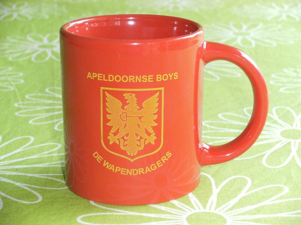 Mok Apeldoornse Boys - de Wapendragers, Ophalen of Verzenden, Zo goed als nieuw, Overige binnenlandse clubs, Overige typen