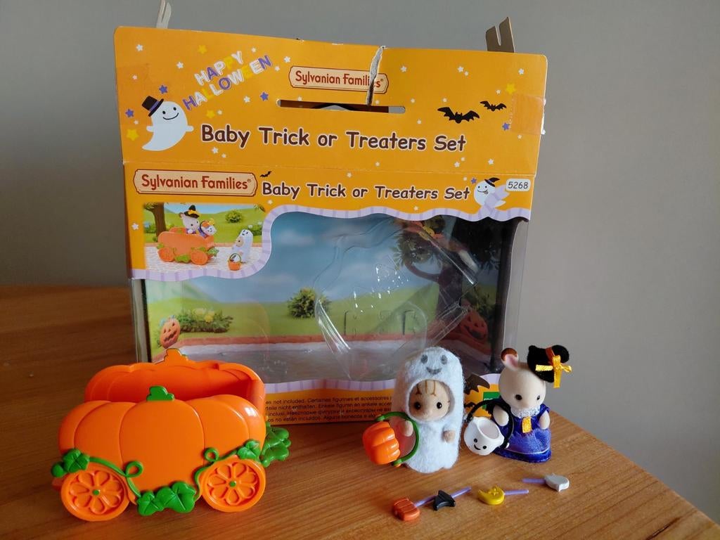 Sylvanian families baby trick or treatersset compleet/doos, Verzamelen, Poppetjes en Figuurtjes, Zo goed als nieuw, Ophalen of Verzenden