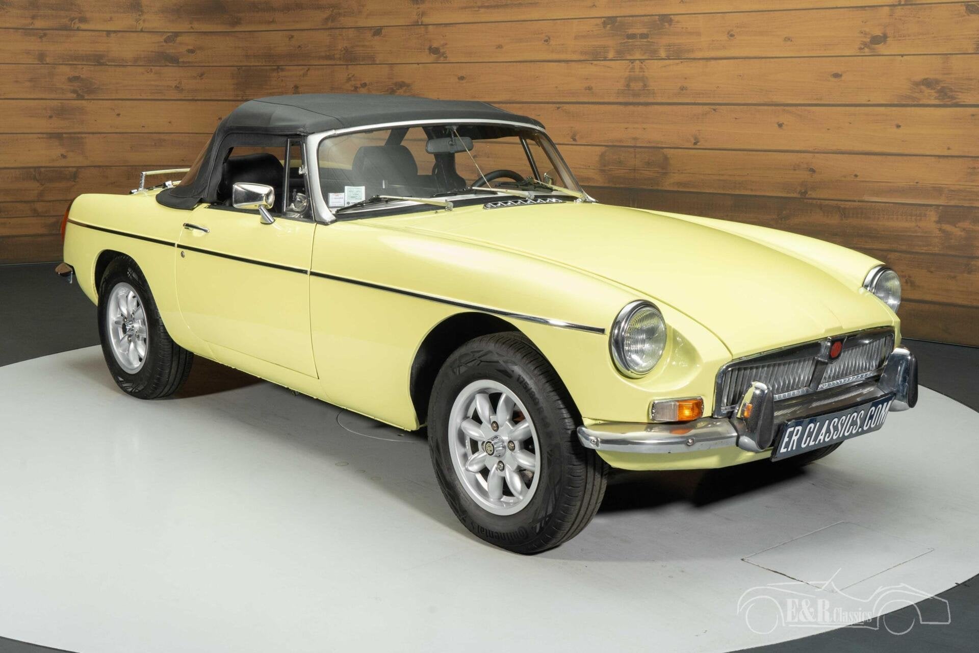 MG MGB Cabriolet | 1977, Achterwielaandrijving, Zwart, 95 pk, Cabriolet