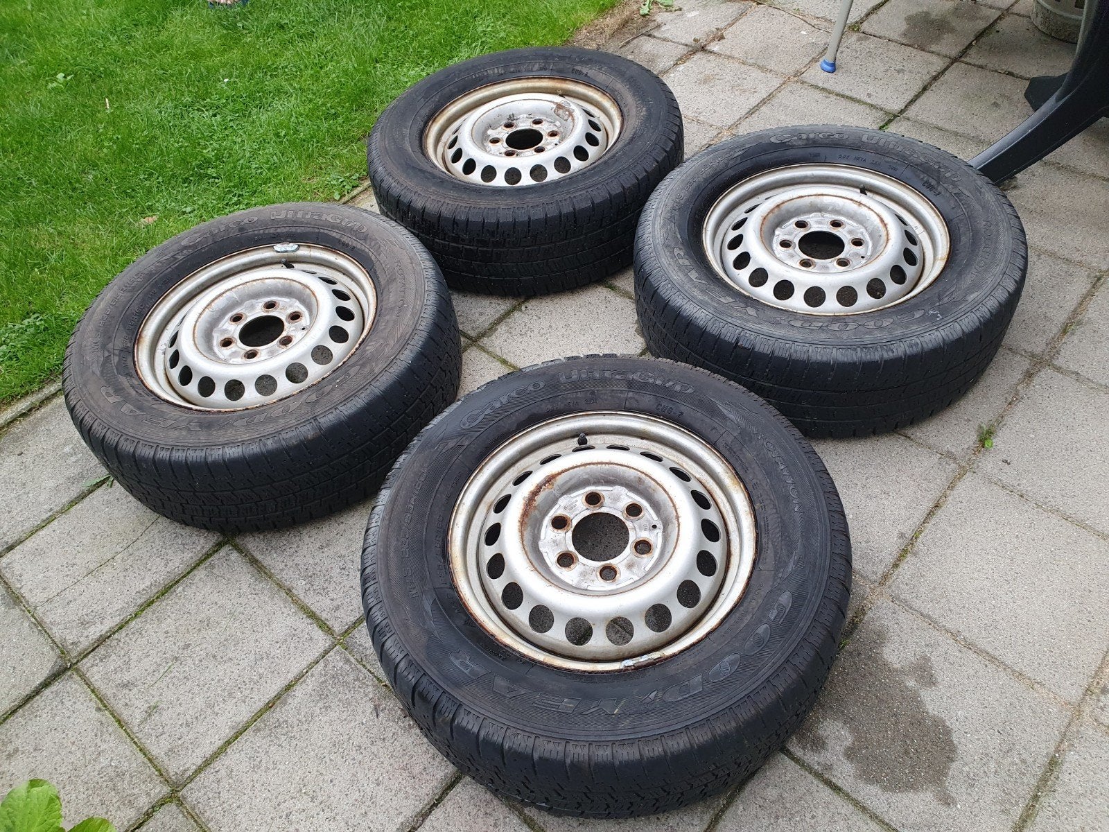 4 Goodyear Cargo UltraGrip winterbanden, 235/65R16C, Ophalen, Gebruikt