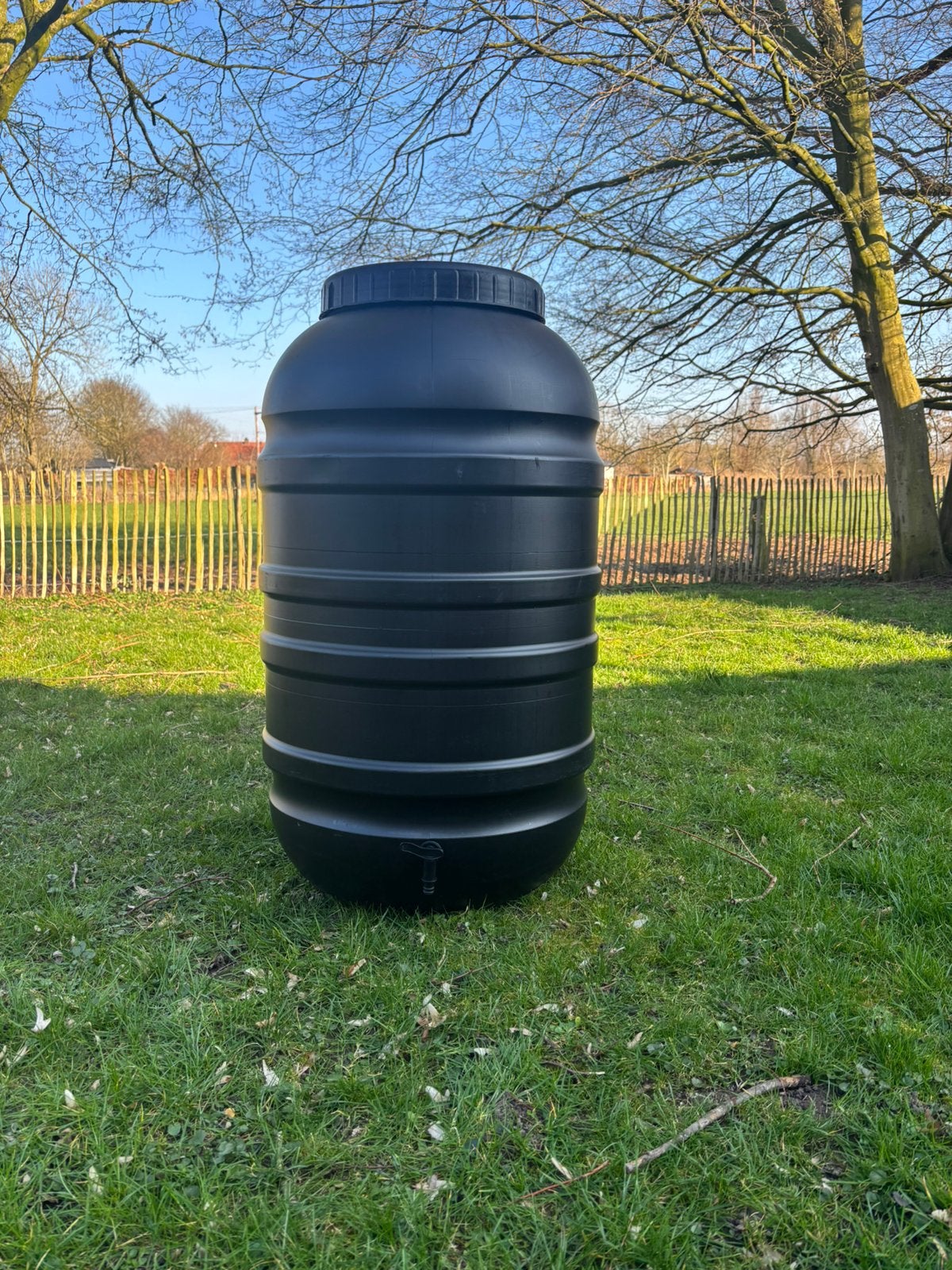 Zwarte regentonnen van 220L met of zonder kraantje, Tuin en Terras, Kunststof, Met kraantje, 150 liter of meer, Ophalen of Verzenden