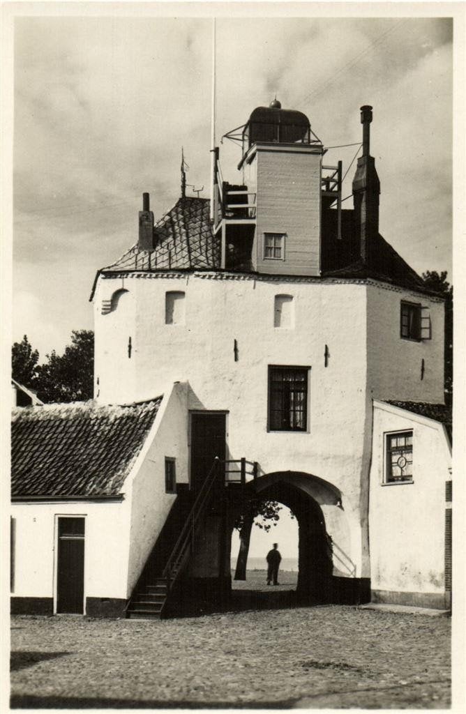 Harderwijk - Vischpoort - man in poort - ongelopen, Verzamelen, Ansichtkaarten | Nederland, Ophalen of Verzenden, 1940 tot 1960