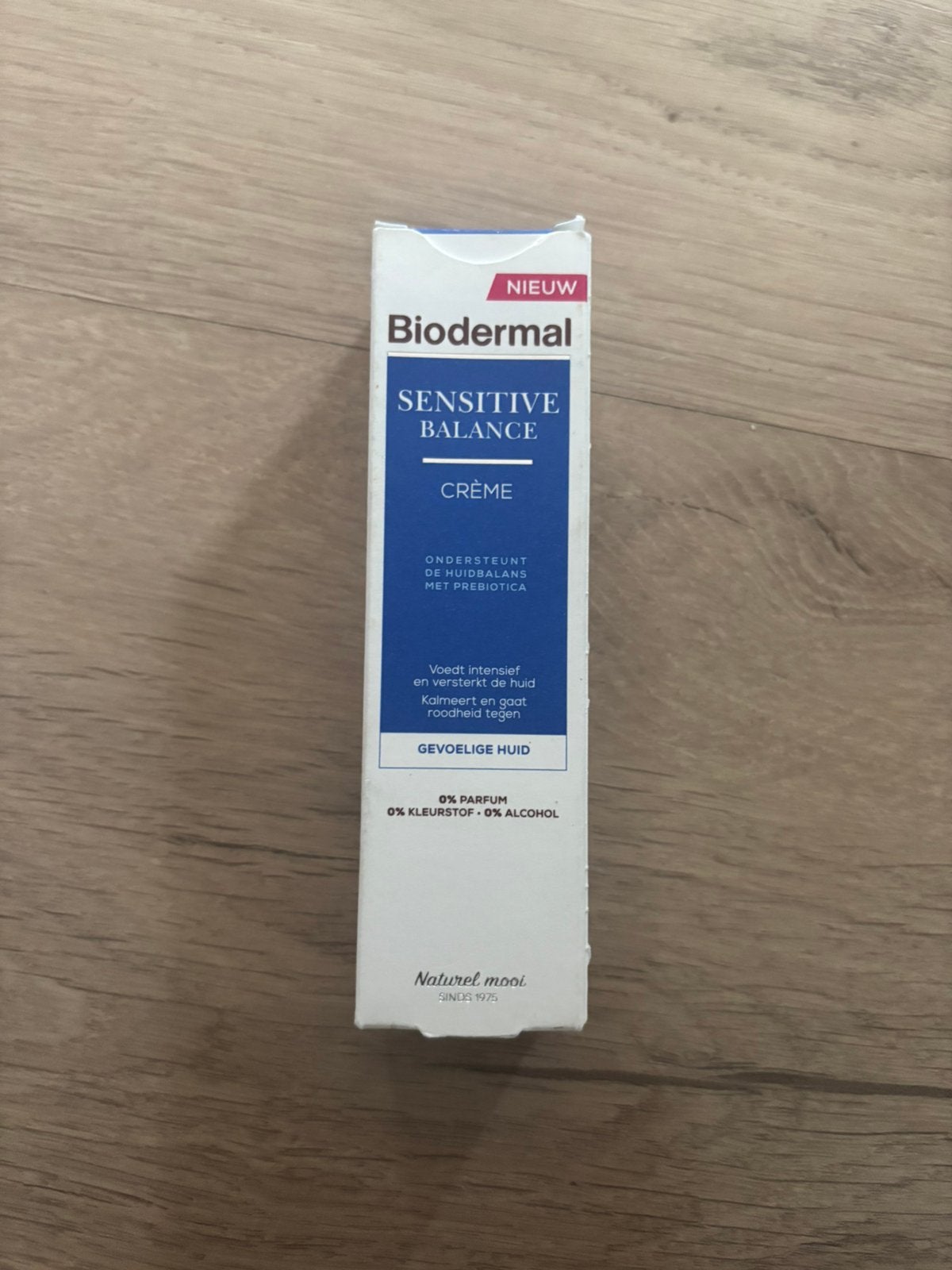 Gezicht creme biodermal sensitive balance, nieuw!, Ophalen, Nieuw, Gehele gezicht