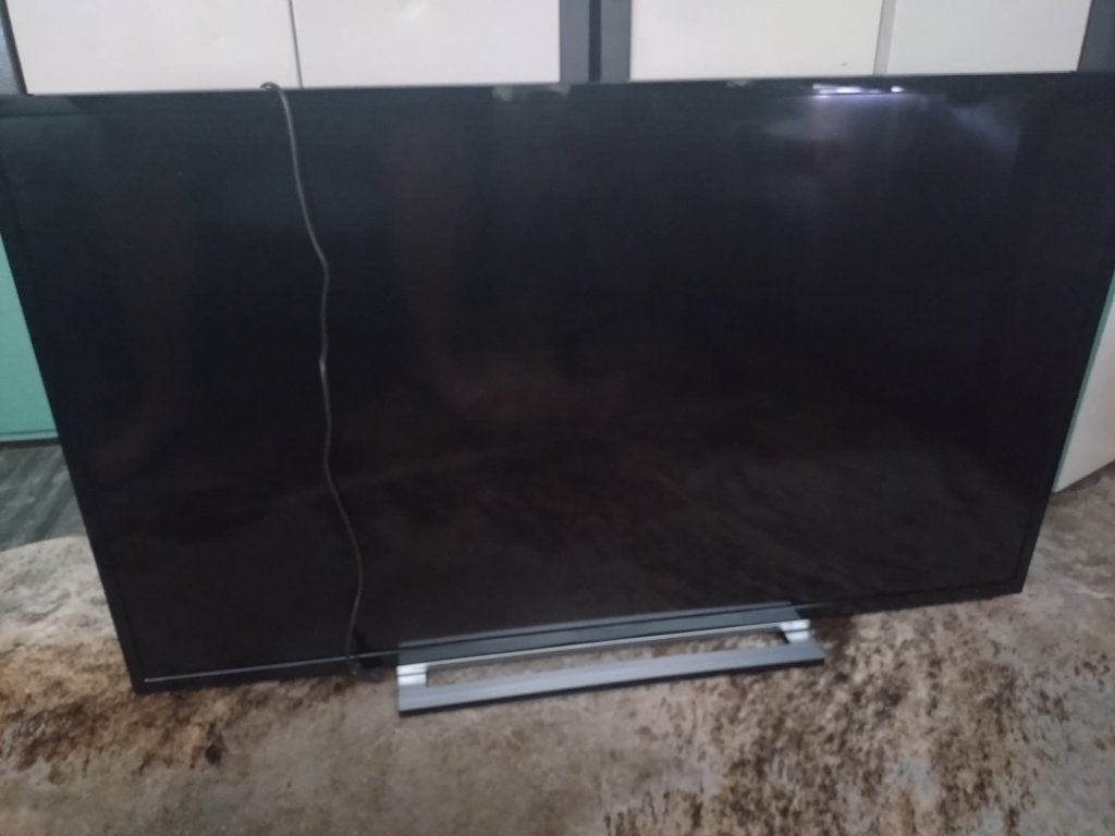 Toshiba Televisie te Koop, Ophalen, Zo goed als nieuw, 100 Hz, 100 cm of meer