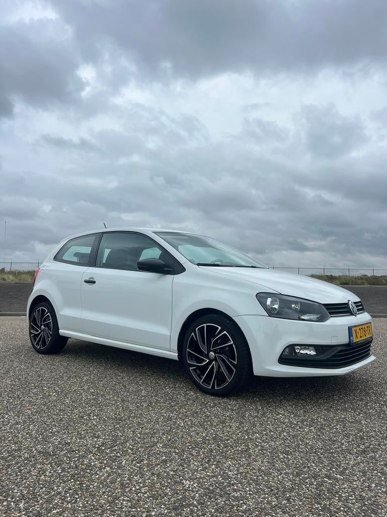 Volkswagen Polo 1.0 MPI 44KW 3D BMT 2015 Wit, Auto's, Volkswagen, Voorwielaandrijving, 40 €/maand, Wit, Handgeschakeld