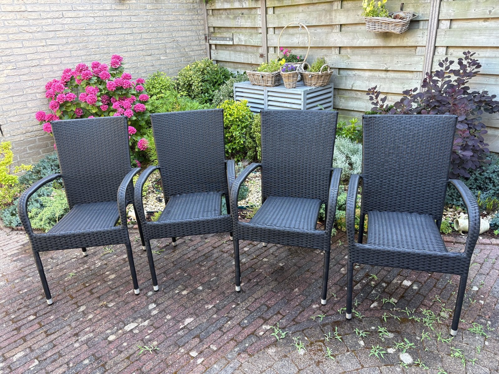 4x JYSK GUDHJEM Stapelstoelen met gratis kussens, Ophalen, Zo goed als nieuw, Wicker, Stapelbaar