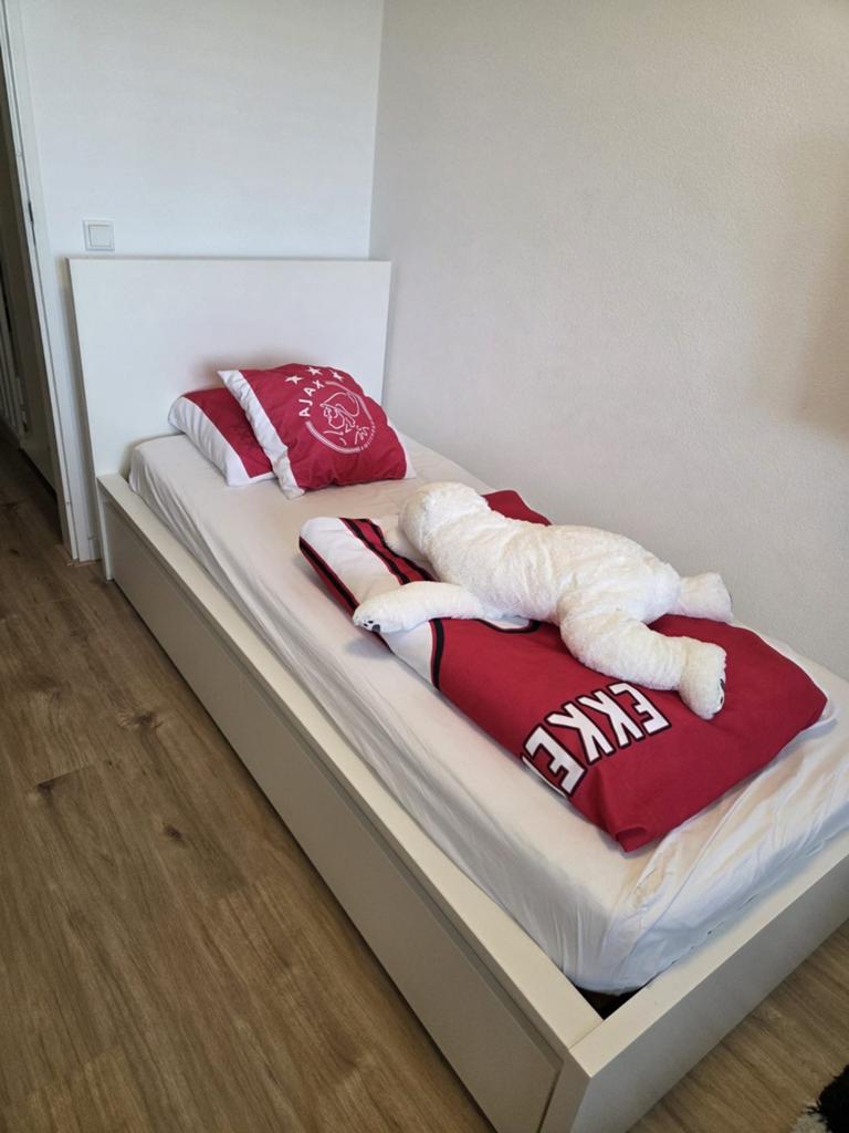 IKEA Kinderkamer Bureau met Gebruikerssporen, Ophalen of Verzenden, Gebruikt, Tafel