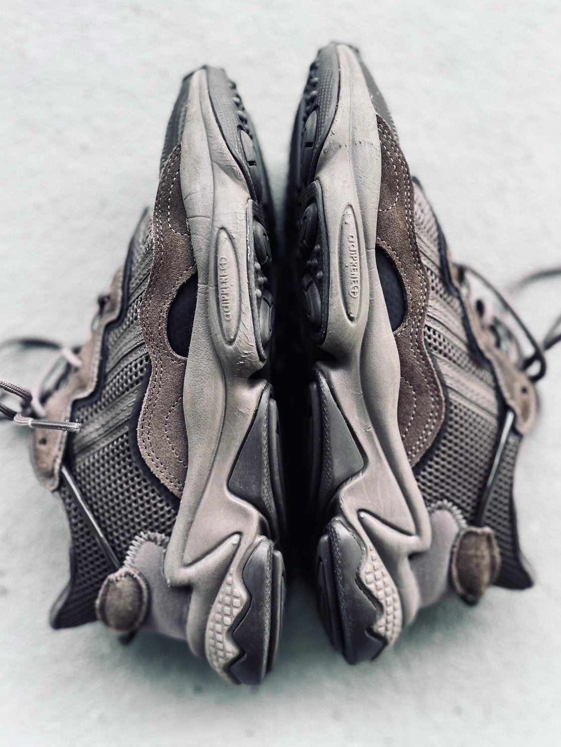 Adidas Ozweego / Bruin / mt 40, Kleding | Dames, Schoenen, Bruin, Ophalen of Verzenden, Sneakers of Gympen, Gedragen