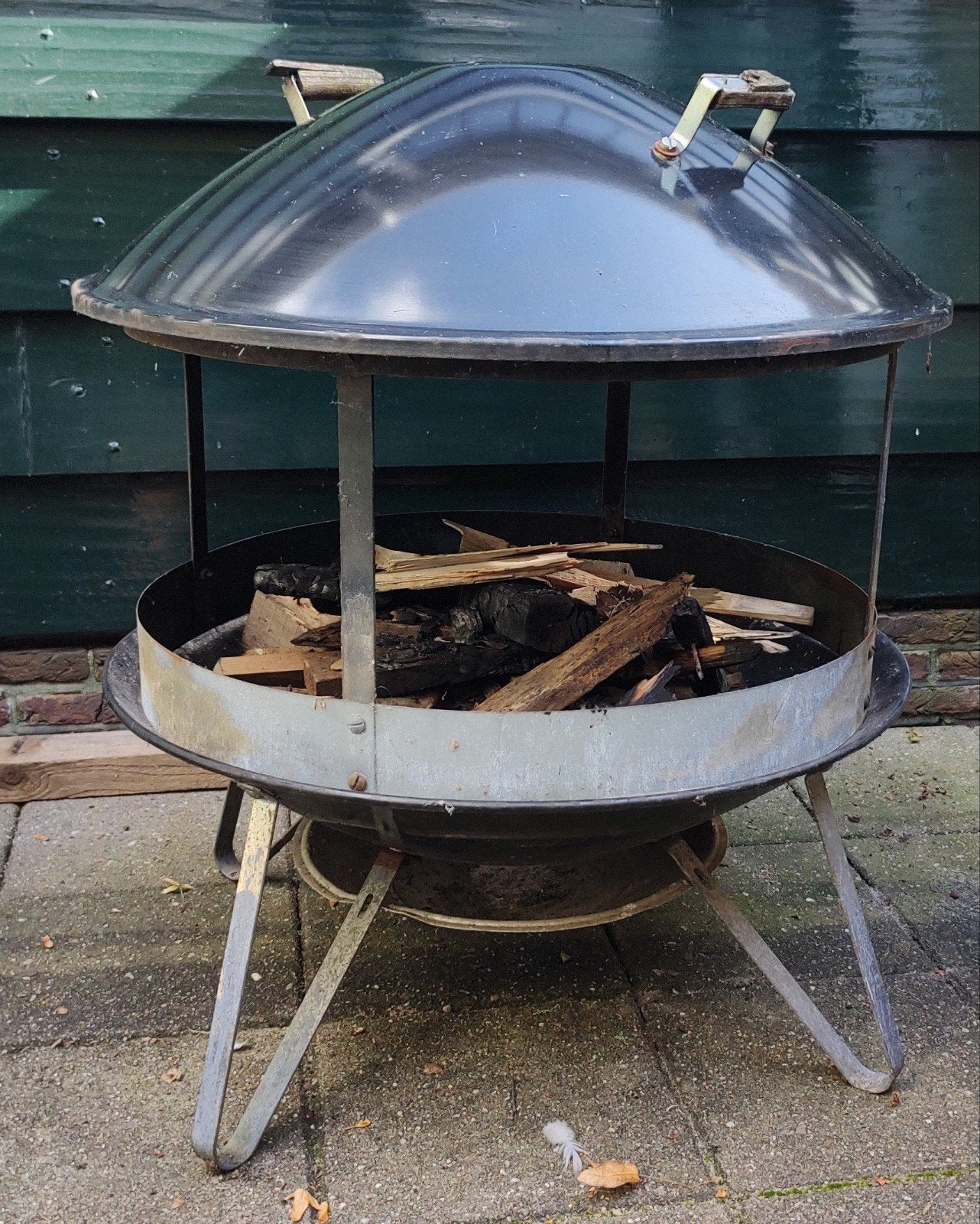 vuurschaal vuurkorf vuurton met deksel als overkapping, Ophalen, Gebruikt, Vuurton