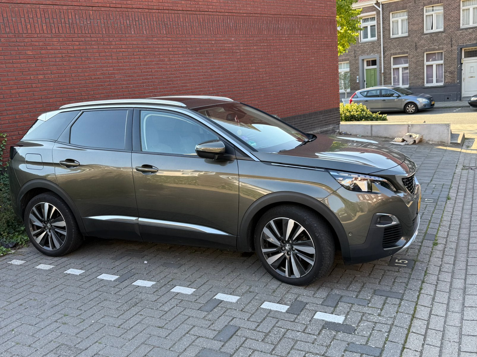Peugeot 3008 1.2 Puretech 130pk S&S EAT 2018 Grijs, 15 km/l, 1199 cc, Origineel Nederlands, 690 kg