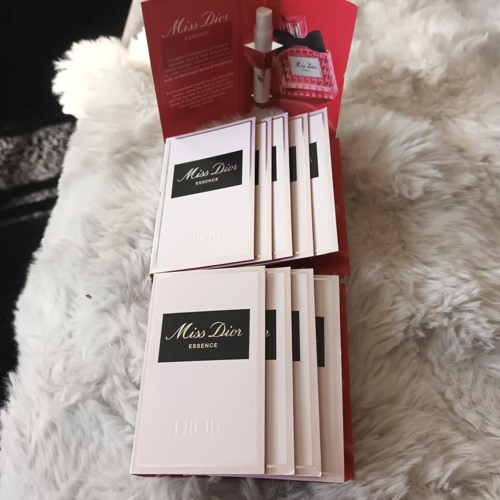 MISS DIOR ESSENCE parfum proefjes..10 stuks..nieuw, Sieraden, Tassen en Uiterlijk, Uiterlijk | Parfum, Ophalen of Verzenden, Nieuw