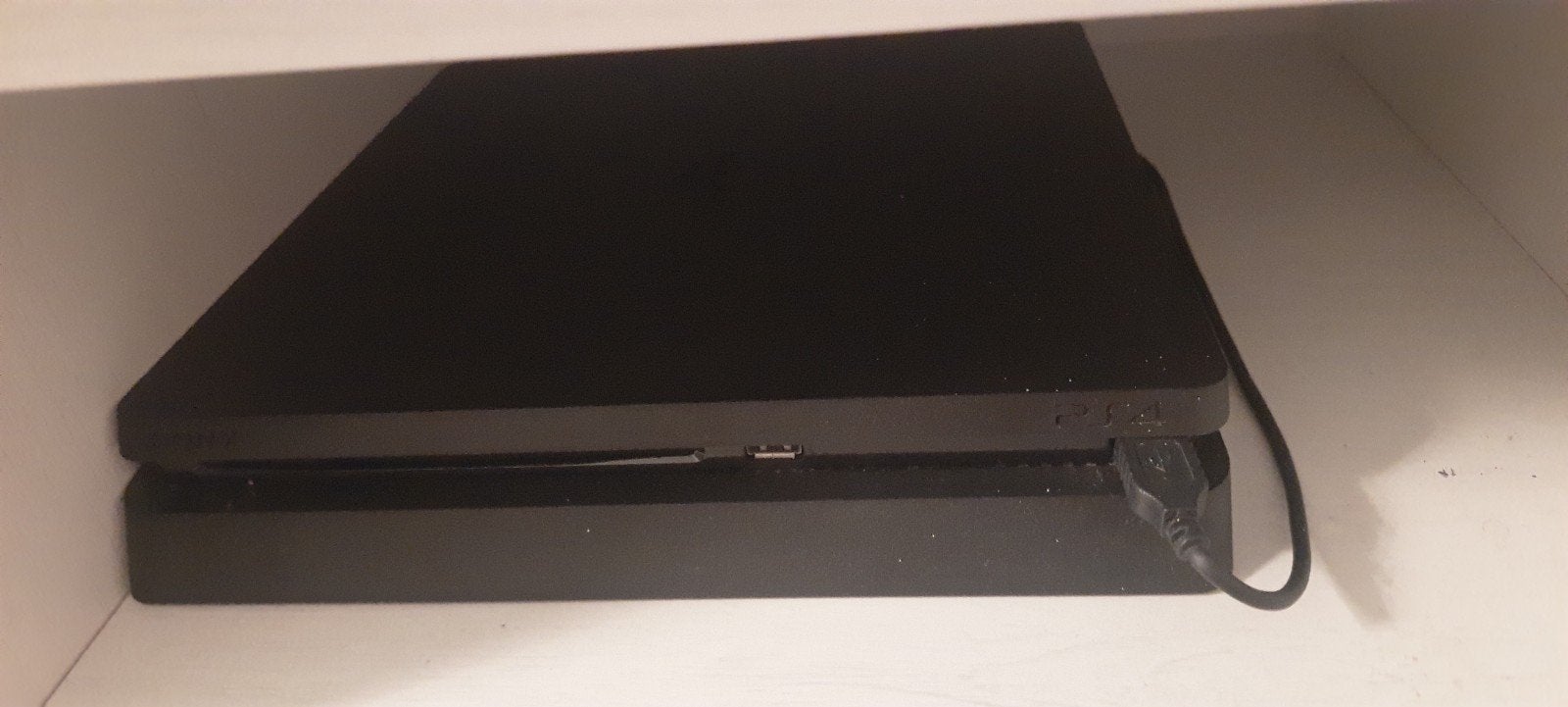 PlayStation 4 Slim 1TB met 4 controllers,oplaadstation ,9 ga, Ophalen, Zo goed als nieuw, Met 3 controllers of meer, Slim