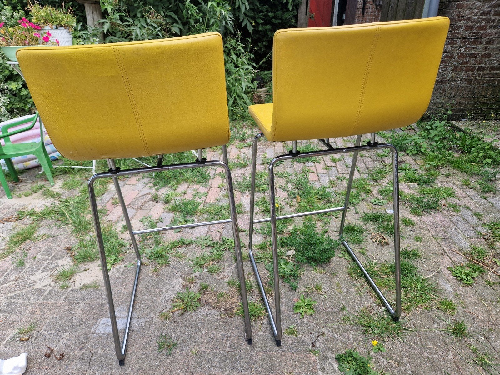Twee gele leren barkrukken, Ophalen, Gebruikt, 60 tot 90 cm, Leer