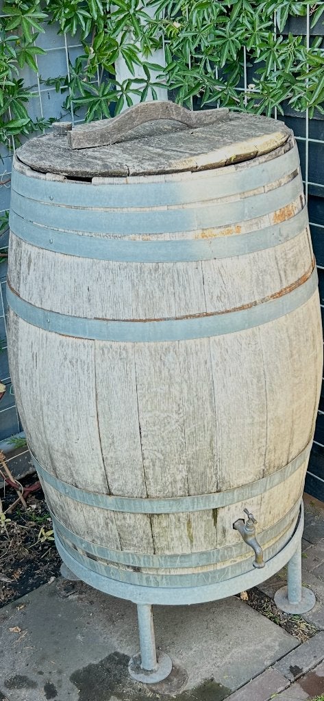 Grote houten eikenhouten regenton met kraan en onderstel, Tuin en Terras, Ophalen, Gebruikt, Met kraantje, 150 liter of meer