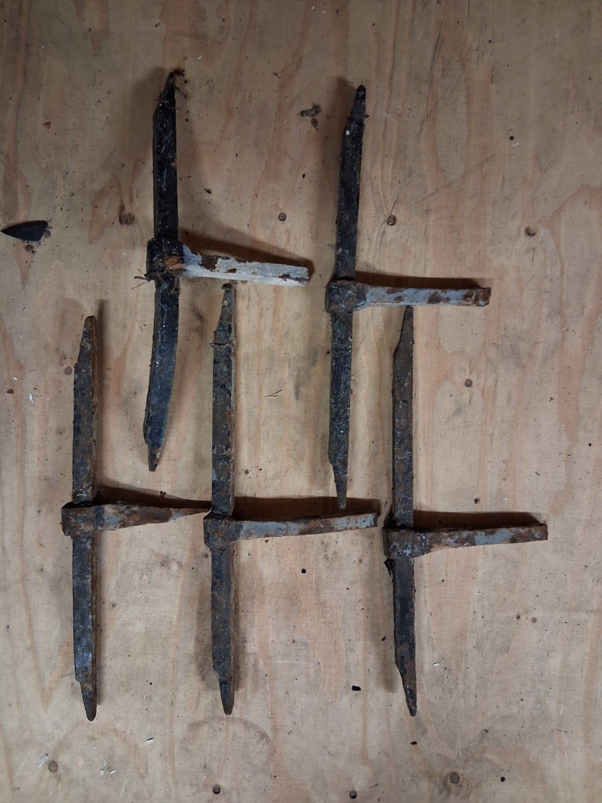 5 antieke muurankers, 4 recht en 1 gebogen, Antiek en Kunst, Ophalen