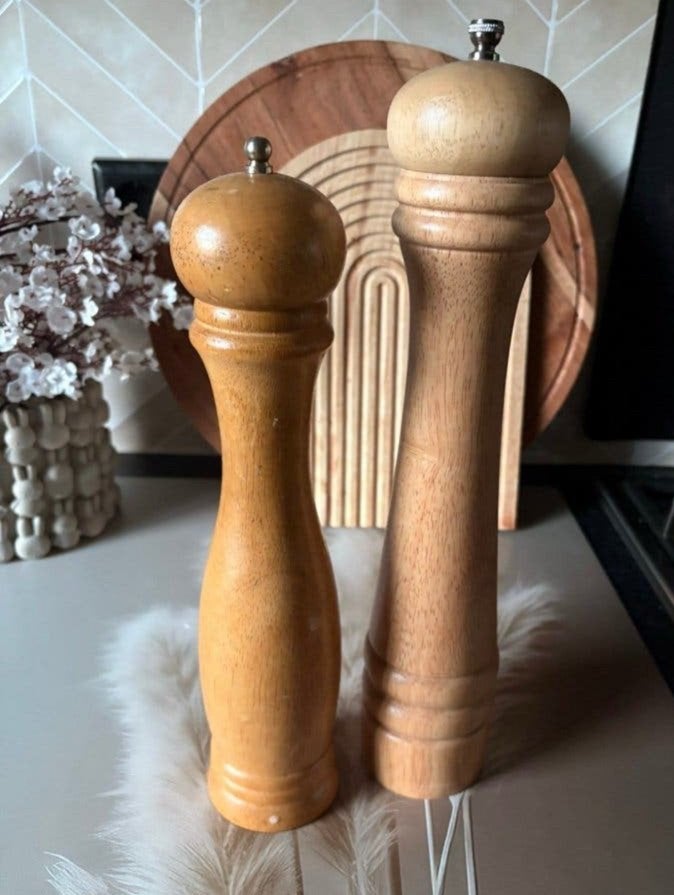 2 grote houten pepermolens ZGAN, Ophalen of Verzenden, Zo goed als nieuw