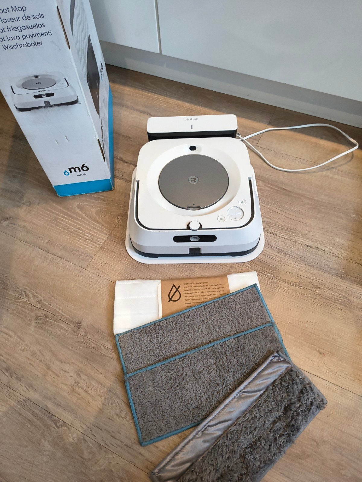 iRobot Braava jet m6 dweilrobot - Zo goed als nieuw, IRobot, Ophalen of Verzenden, Vloerreiniger, Inclusief accessoires