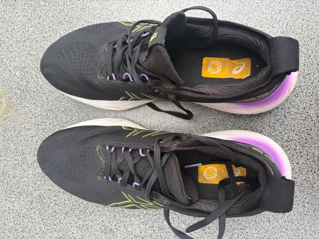 Asics Gel-Nimbus 26 – maat 42 – nauwelijks gedragen (€55), Sport en Fitness, Loopsport en Atletiek, Hardloopschoenen, Ophalen of Verzenden