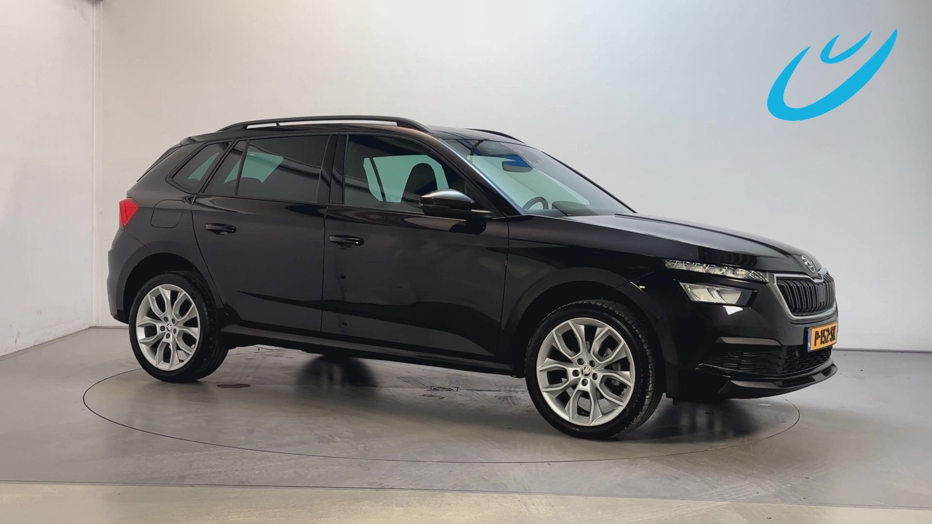 Skoda Kamiq 1.0 TSI 110pk DSG Sport Business Camera App-Conn, Stof, Met garantie (alle), Zwart, Origineel Nederlands