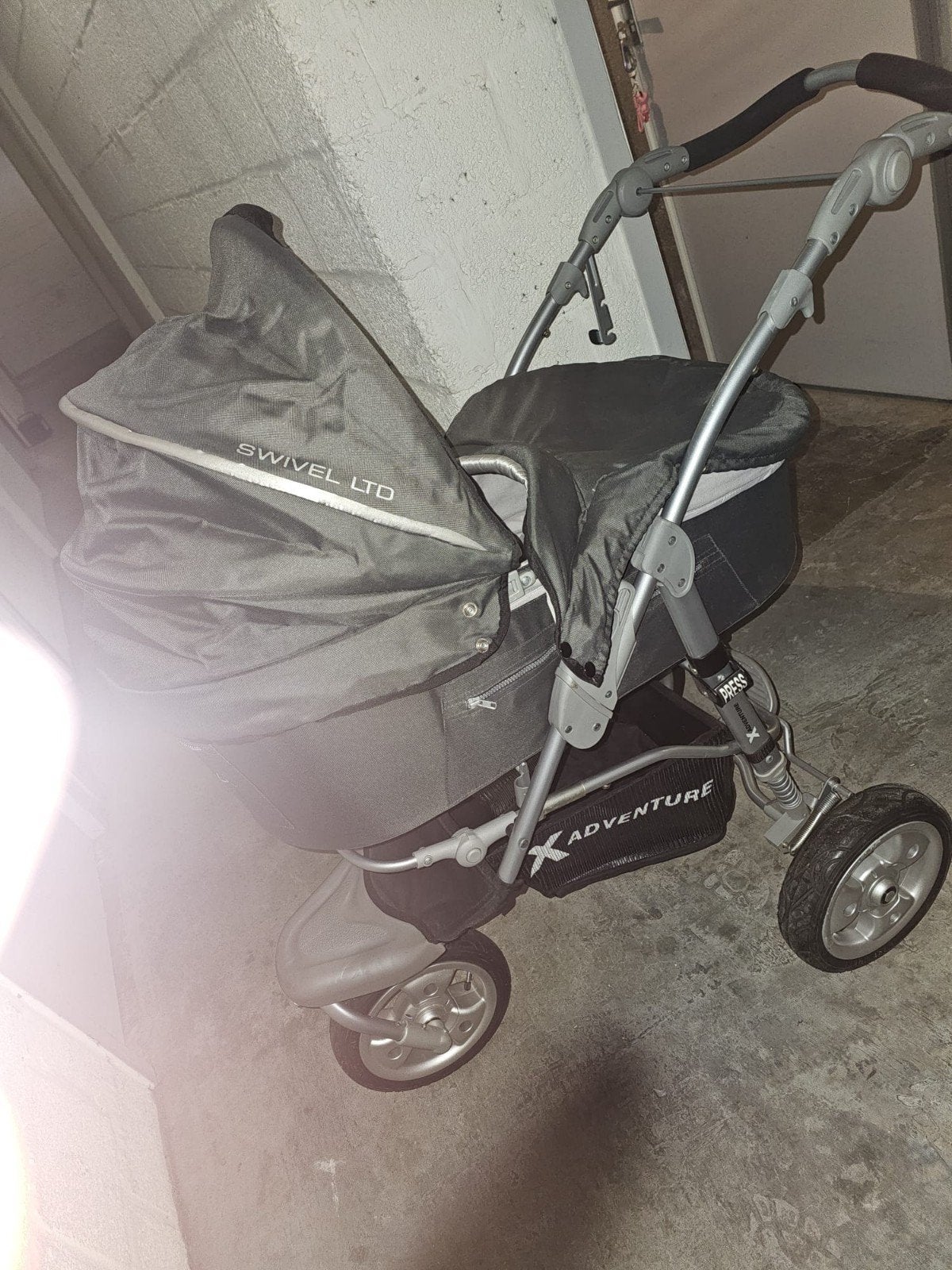 X-Adventure Swivel LTD Kinderwagen - Grijs, Gebruikt, Ophalen of Verzenden, Verstelbare duwstang, Kinderwagen