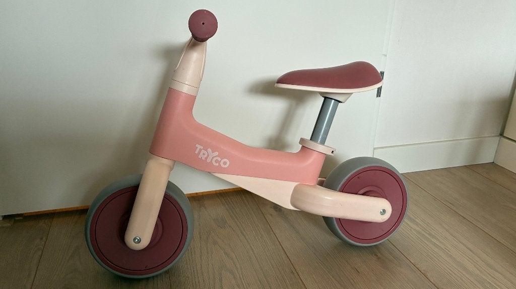 Tryco Bobbie Pink Loopfiets, Ophalen, Zo goed als nieuw, Loopfiets