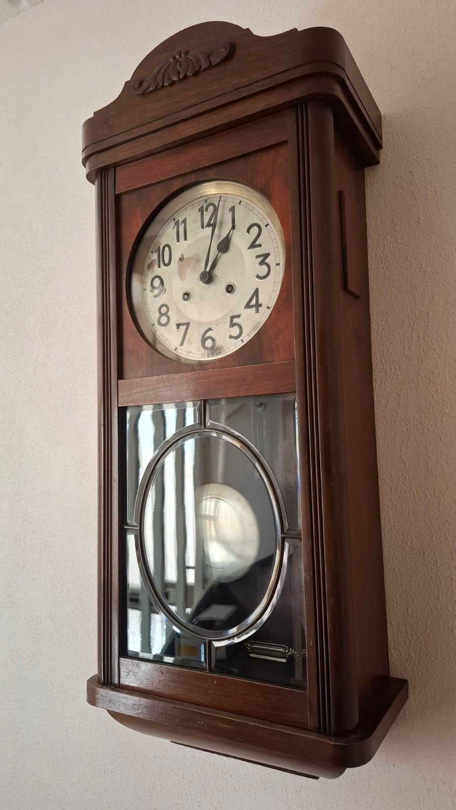 Antieke houten wandklokken, Ophalen