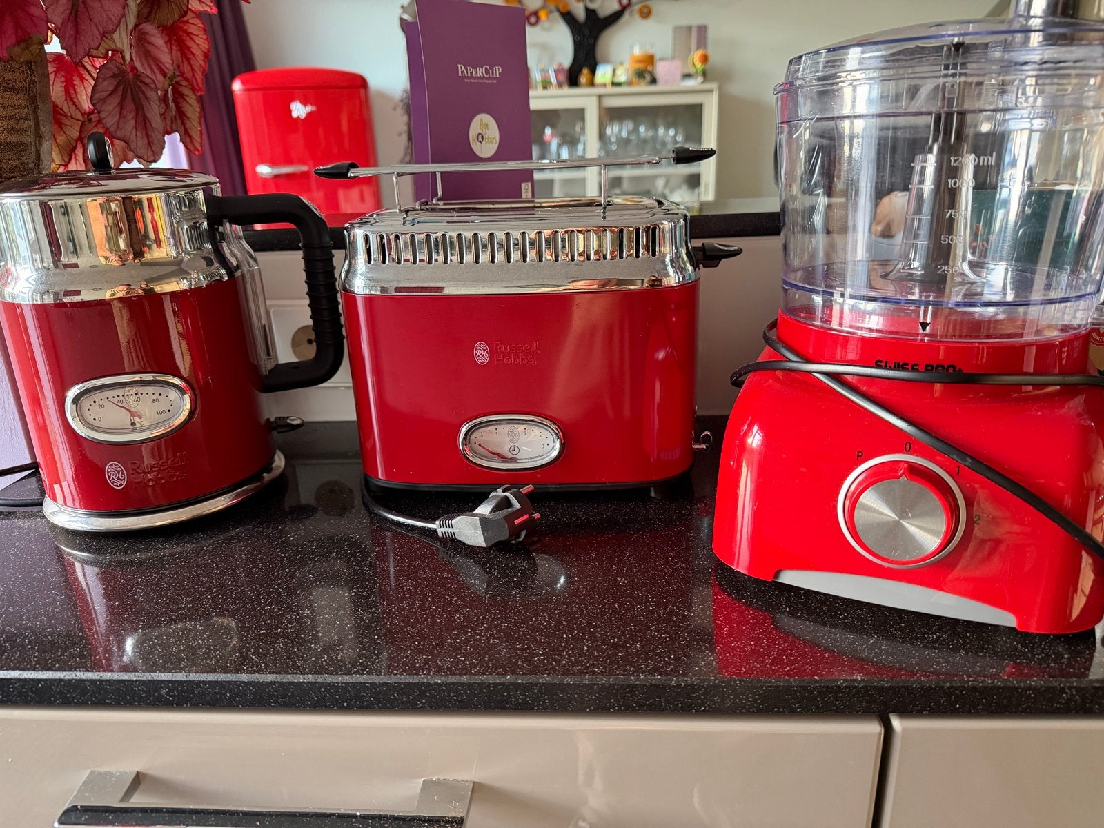 Rode Russell Hobbs waterkoker, broodrooster & Swiss Pro+ foo, Ophalen of Verzenden, Gebruikt